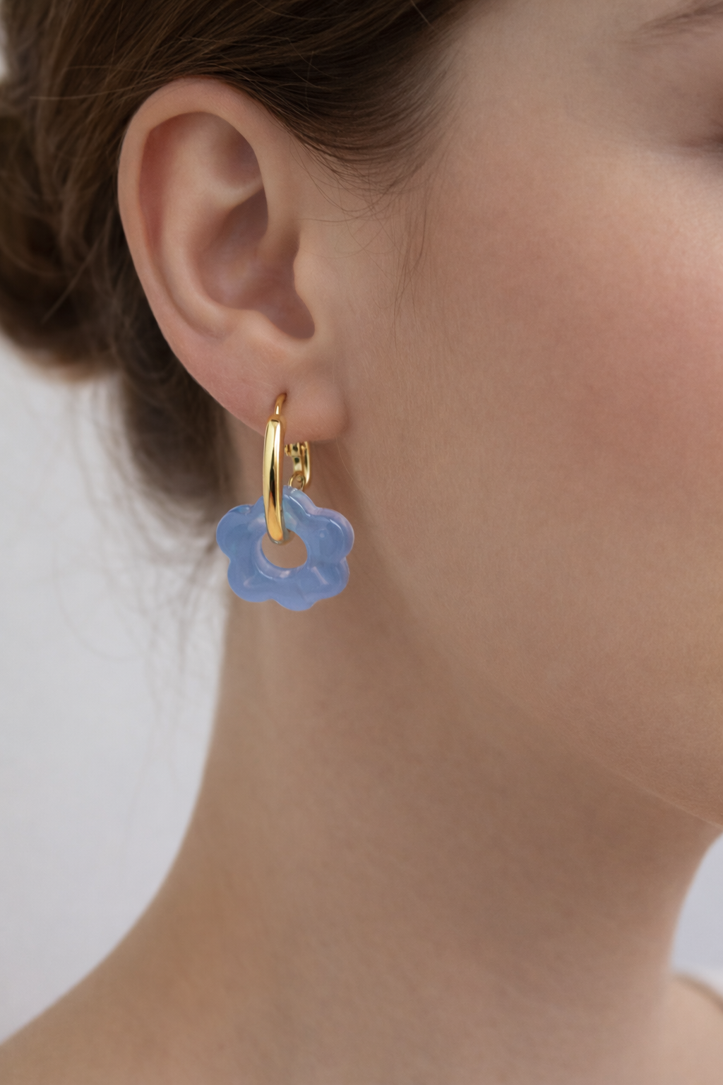 Boucle d’oreille à fleur - bleu pastel