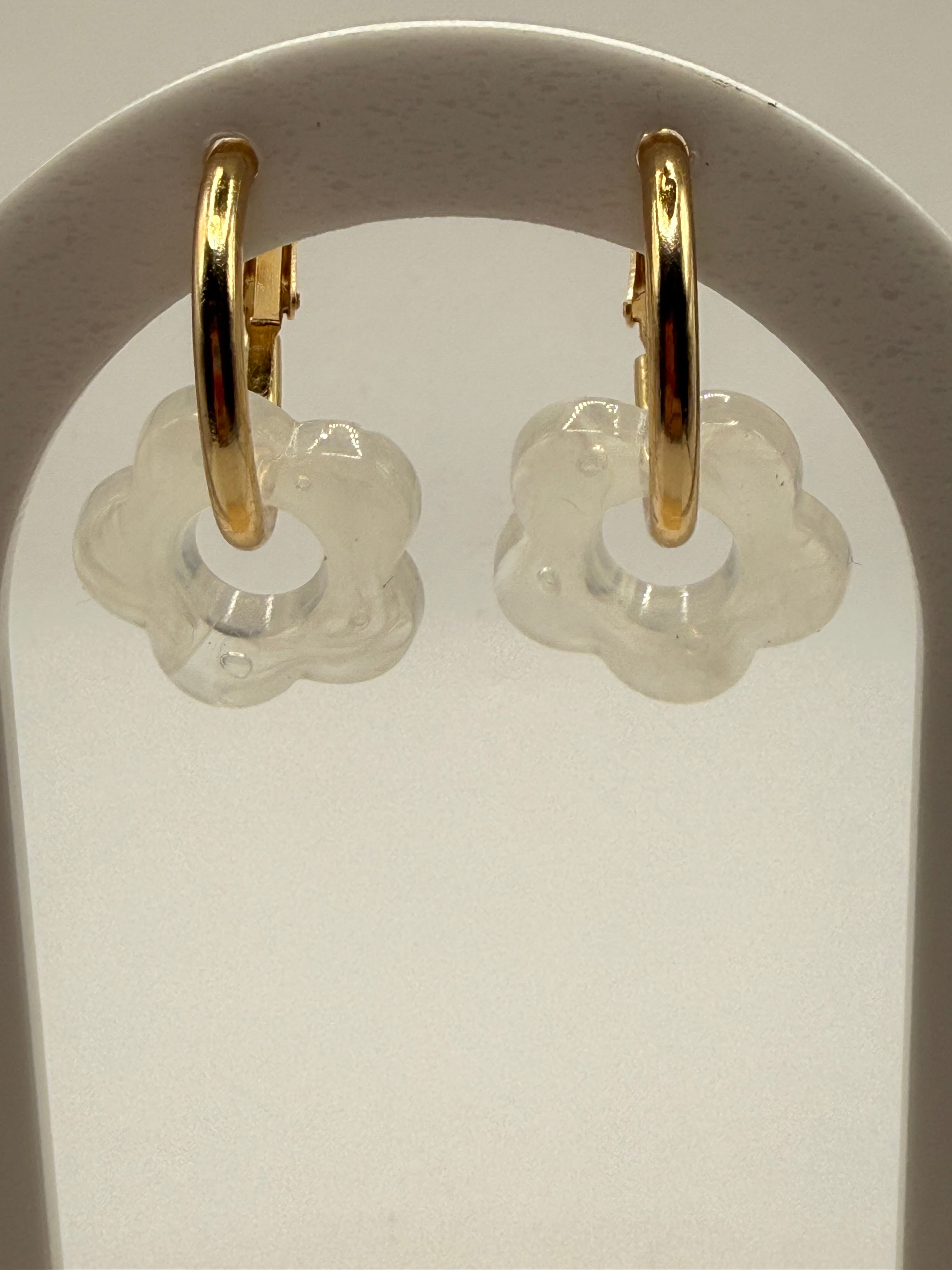 Boucle d’oreille à fleurs - blanche