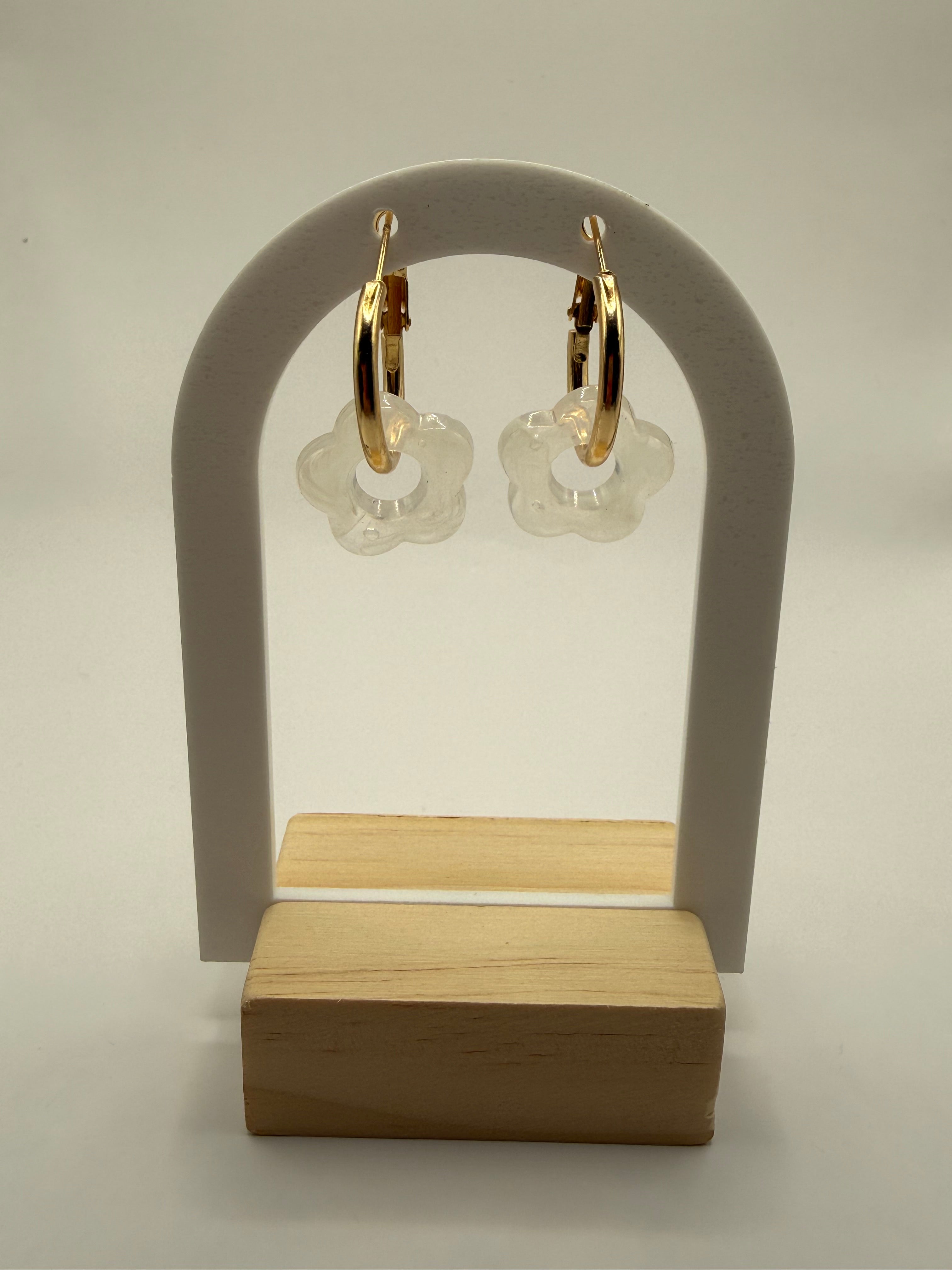 Boucle d’oreille à fleurs - blanche