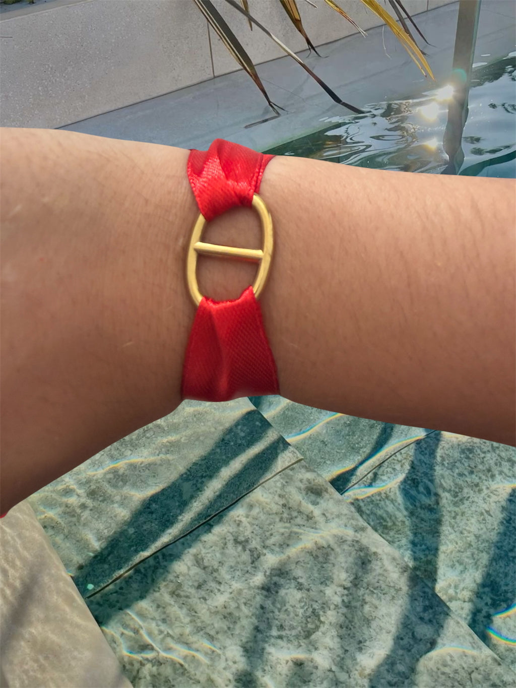 BRACELET DORÉ ROUGE ❤️